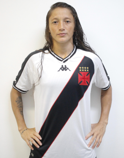 Emily Oliveira<h5>Side Back / Midfielder</h5>